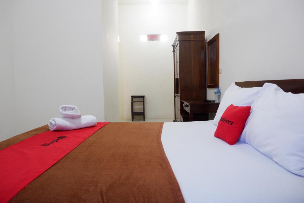 Ferienwohnung Reddoorz At Bale Eja Syariah Senggigi Montongbuwoh Exterior foto