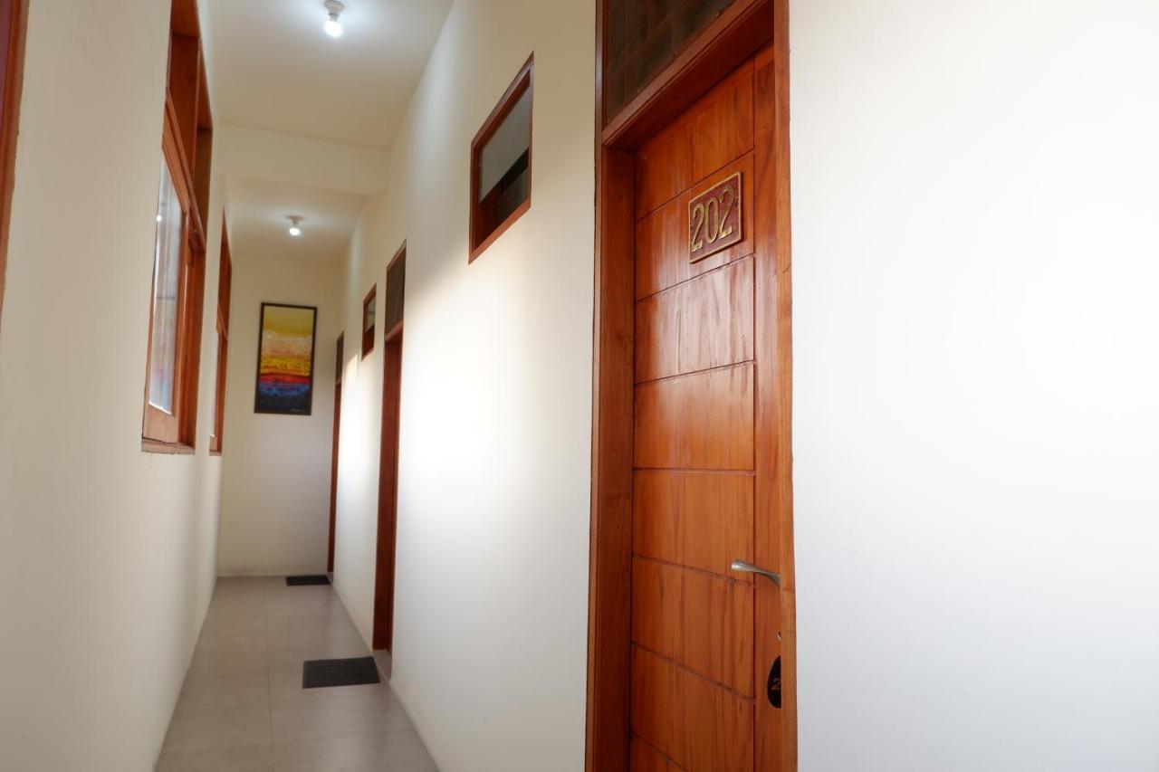 Ferienwohnung Reddoorz At Bale Eja Syariah Senggigi Montongbuwoh Exterior foto